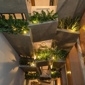 Shelter Hotel